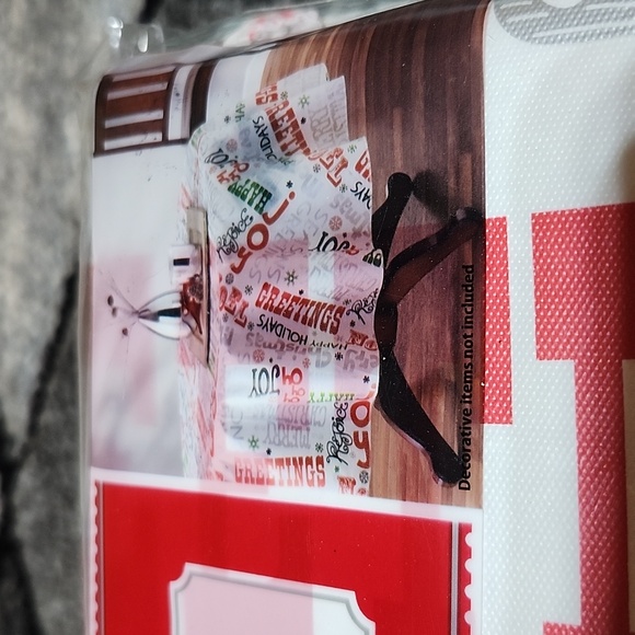 HOLIDAY TIME GRAPHIC VINYL TABLECLOTHS SET-OF-3 ROUND & RECTANGLE BUNDLE - Picture 7 of 15